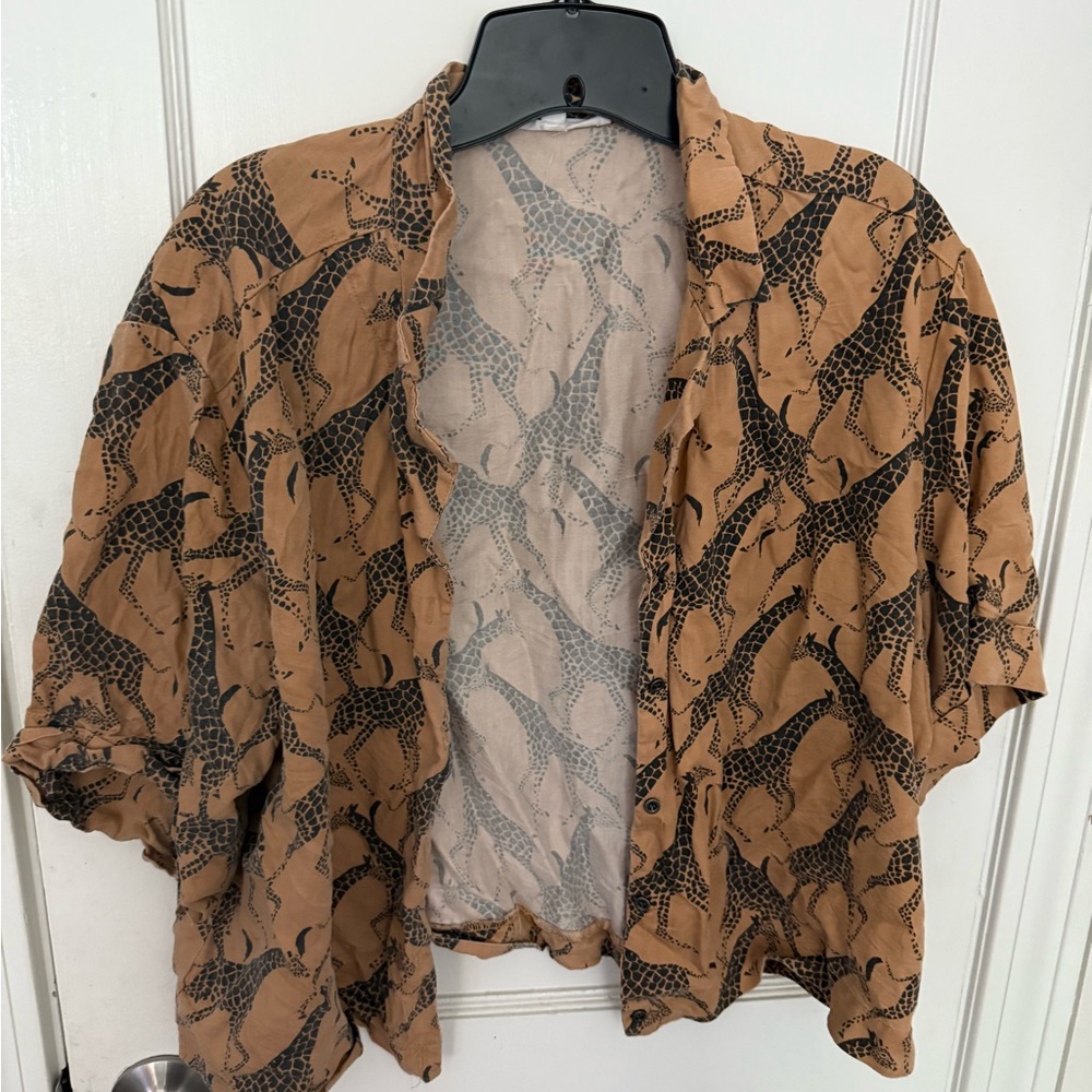 Chic Tan Kimono with Black Giraffe Pattern